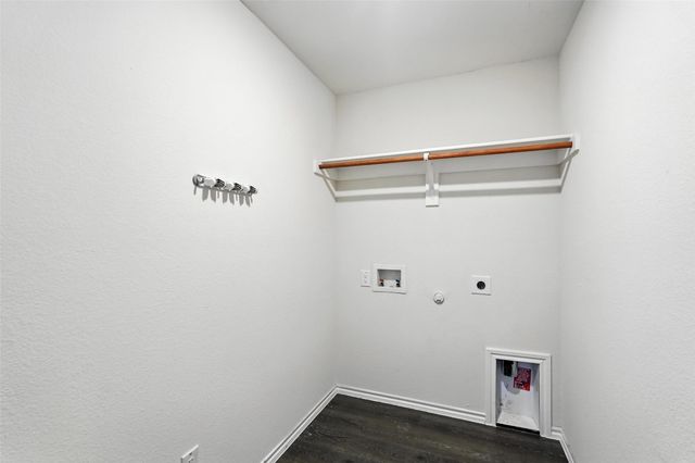 1733 Willow Creek Road, Lancaster, TX 75146