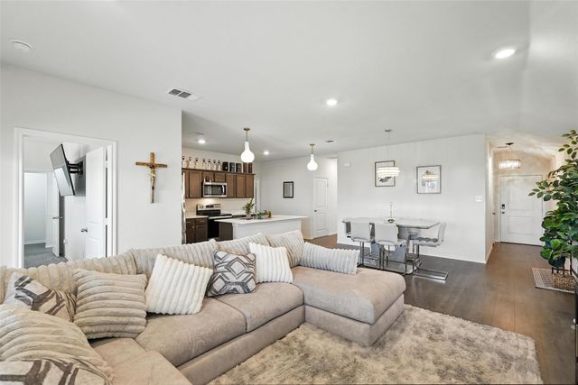 1733 Willow Creek Road, Lancaster, TX 75146