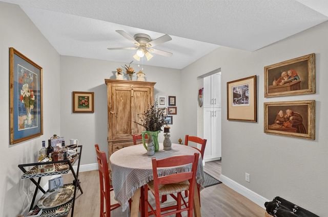 3590 Via Poinciana 311, Lake Worth, FL 33467