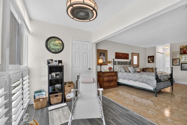 3590 Via Poinciana 311, Lake Worth, FL 33467