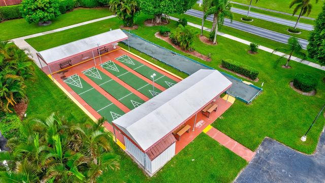3590 Via Poinciana 311, Lake Worth, FL 33467