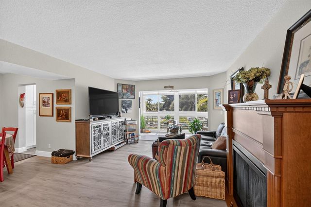 3590 Via Poinciana 311, Lake Worth, FL 33467