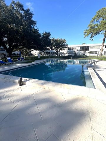 1000 79TH AVENUE N 203, St Petersburg, FL 33702