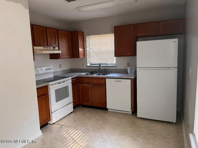 1112 DORWINION, Jacksonville, FL 32225
