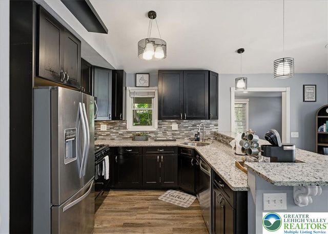 1739 Rolling Hills Drive, Coolbaugh Twp, PA 18466