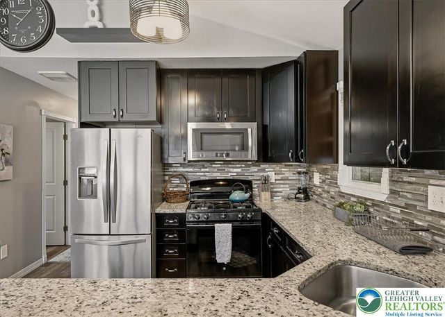 1739 Rolling Hills Drive, Coolbaugh Twp, PA 18466