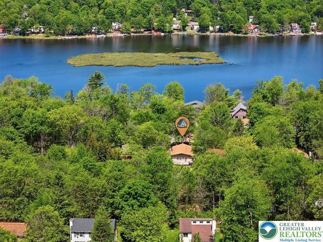 1739 Rolling Hills Drive, Coolbaugh Twp, PA 18466