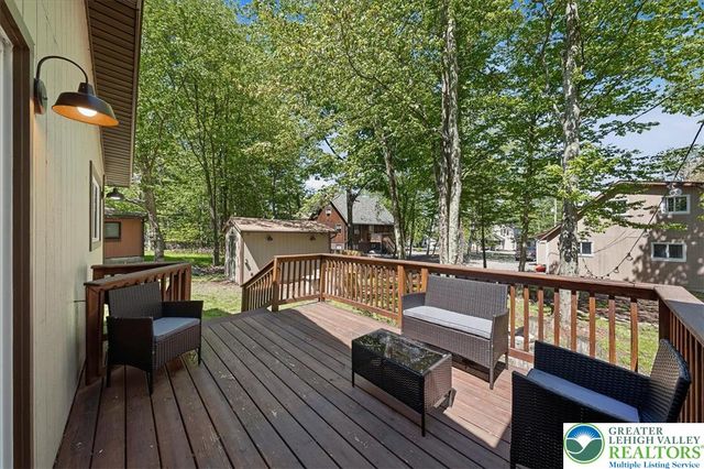 1739 Rolling Hills Drive, Coolbaugh Twp, PA 18466
