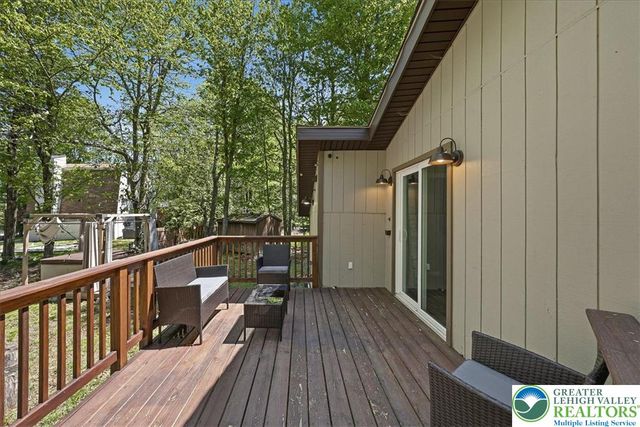 1739 Rolling Hills Drive, Coolbaugh Twp, PA 18466