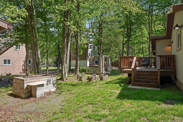 1739 Rolling Hills Drive, Coolbaugh Twp, PA 18466