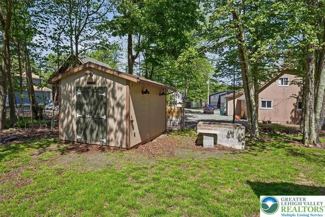 1739 Rolling Hills Drive, Coolbaugh Twp, PA 18466