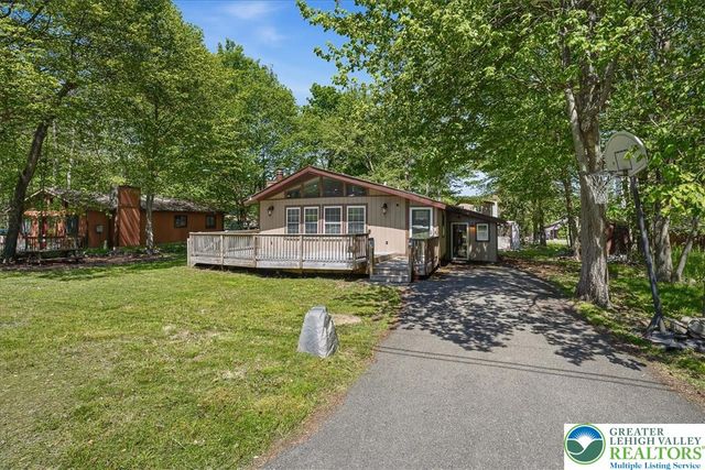 1739 Rolling Hills Drive, Coolbaugh Twp, PA 18466