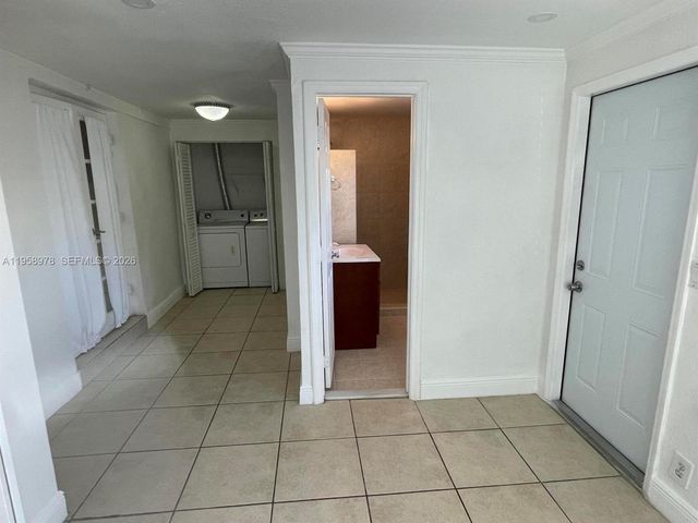 1021 N Victoria Park Rd 1, Fort Lauderdale, FL 33304