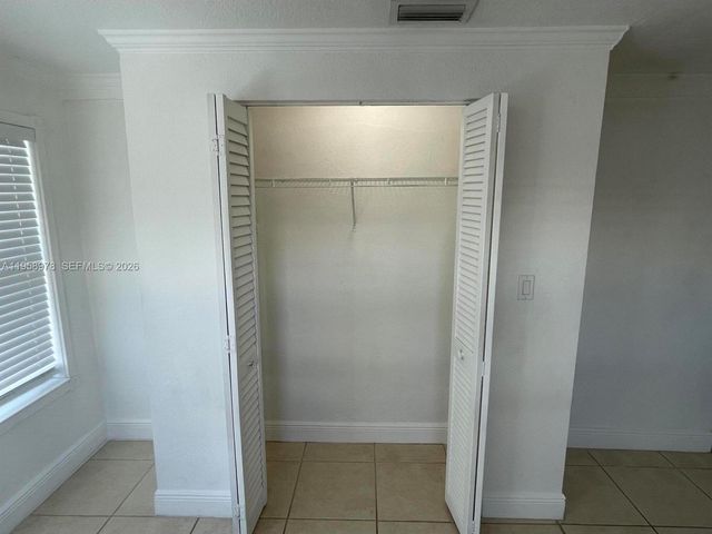 1021 N Victoria Park Rd 1, Fort Lauderdale, FL 33304