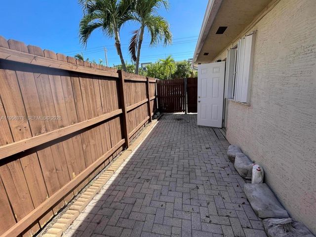 1021 N Victoria Park Rd 1, Fort Lauderdale, FL 33304