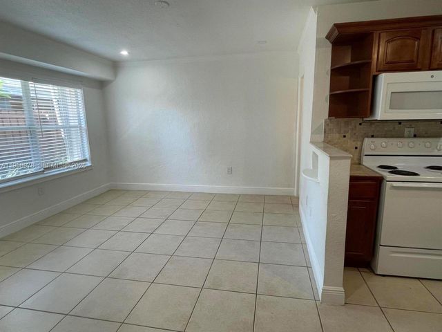 1021 N Victoria Park Rd 1, Fort Lauderdale, FL 33304