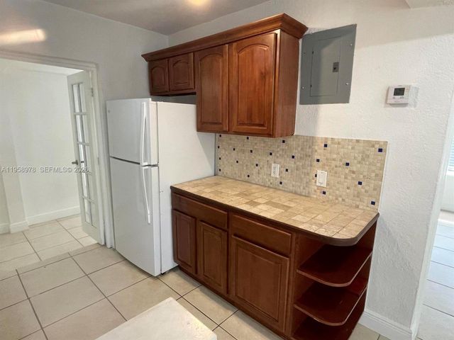 1021 N Victoria Park Rd 1, Fort Lauderdale, FL 33304