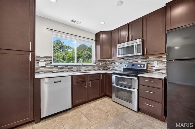 1721 Florine Boulevard D, St Charles, MO 63303