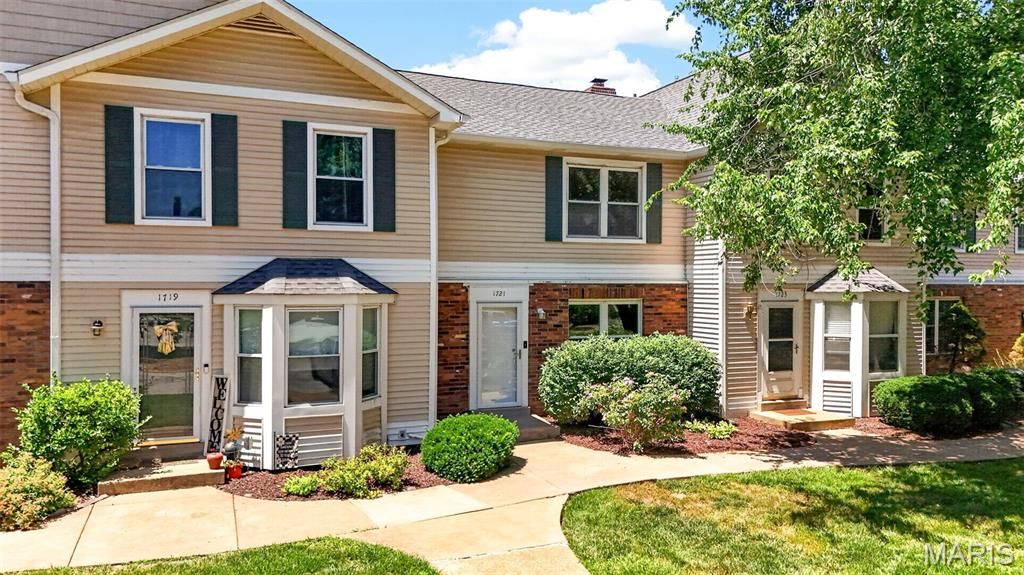 1721 Florine Boulevard D, St Charles, MO 63303