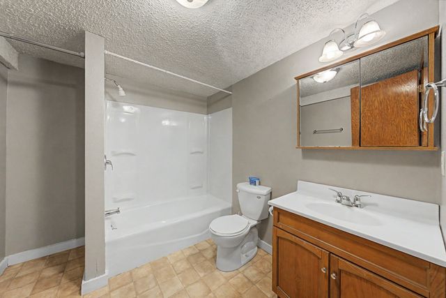 8028 NE 46th Avenue, Altoona, IA 50009