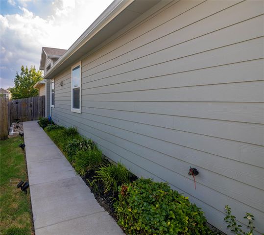 1501 Gropius LN 30B, Pflugerville, TX 78660