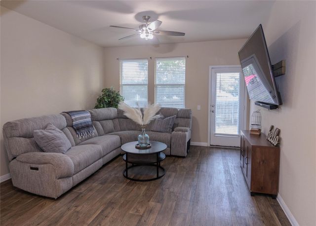 1501 Gropius LN 30B, Pflugerville, TX 78660