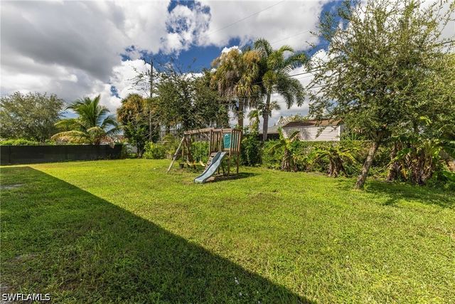 1219 SW 10th ST, Cape Coral, FL 33991
