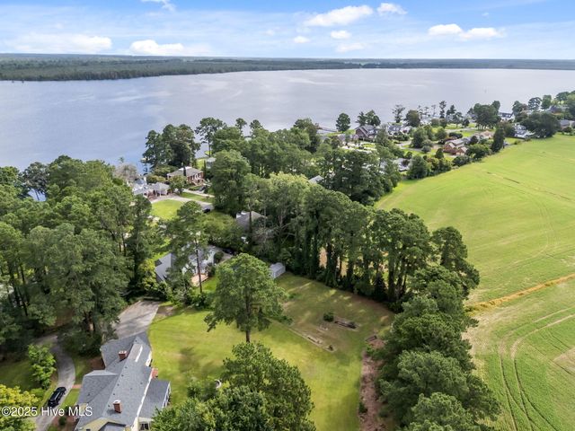 1805 Rivershore Road, Elizabeth City, NC 27909