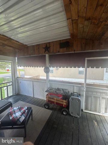186 CONODOGUINET MOBILE EST, Newville, PA 17241