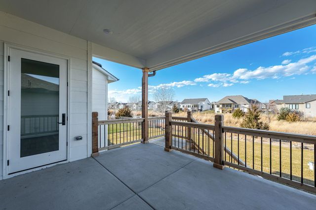 3871 N Estancia Ct, Wichita, KS 67205