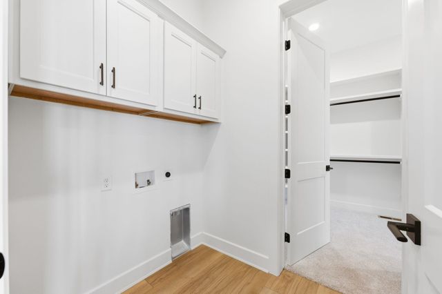 3871 N Estancia Ct, Wichita, KS 67205