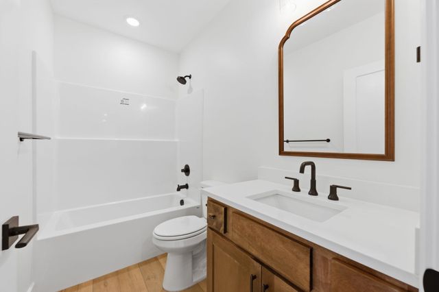 3871 N Estancia Ct, Wichita, KS 67205