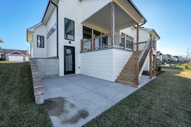 3871 N Estancia Ct, Wichita, KS 67205