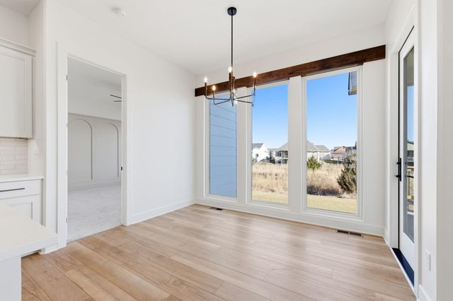 3871 N Estancia Ct, Wichita, KS 67205