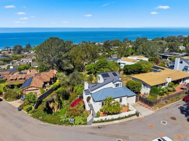622 Kalamath Dr., Del Mar, CA 92014