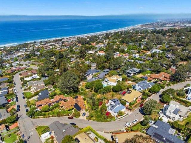 622 Kalamath Dr., Del Mar, CA 92014