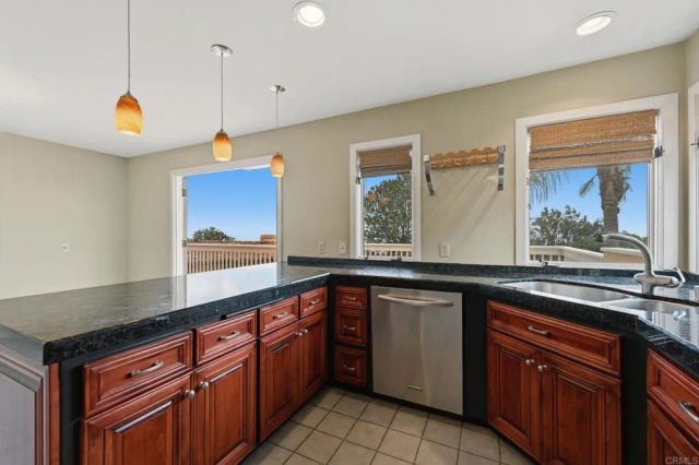 622 Kalamath Dr., Del Mar, CA 92014