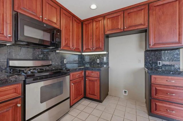 622 Kalamath Dr., Del Mar, CA 92014