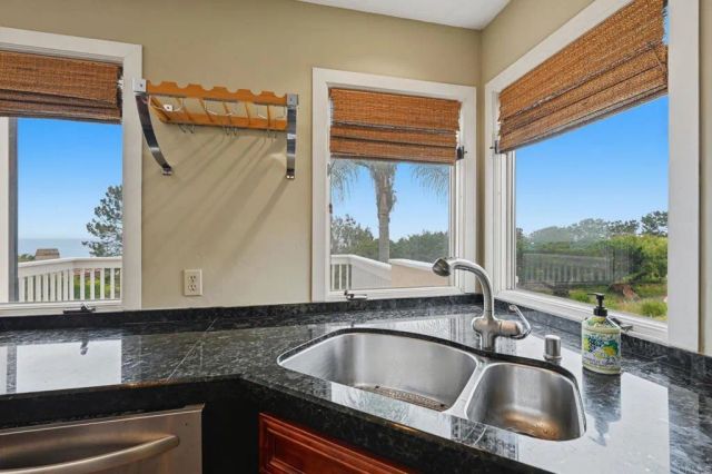 622 Kalamath Dr., Del Mar, CA 92014