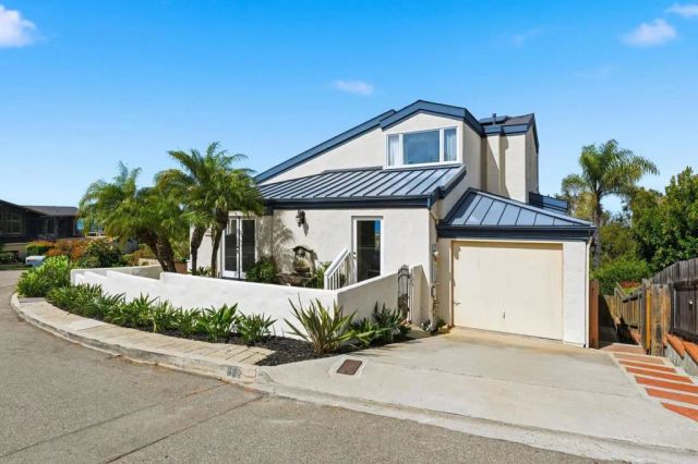 622 Kalamath Dr., Del Mar, CA 92014