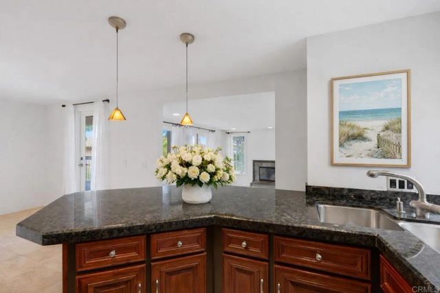 622 Kalamath Dr., Del Mar, CA 92014