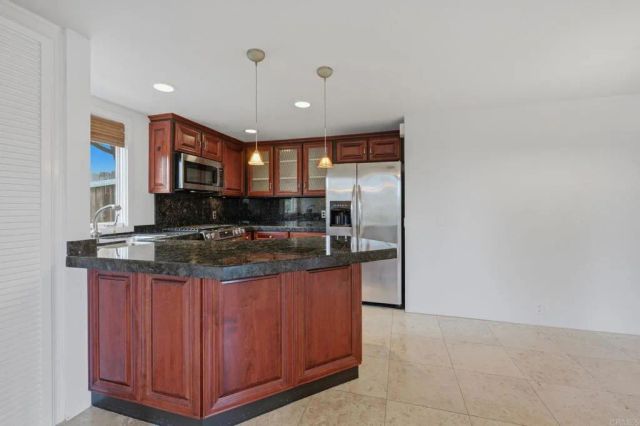 622 Kalamath Dr., Del Mar, CA 92014
