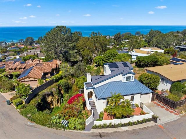622 Kalamath Dr., Del Mar, CA 92014