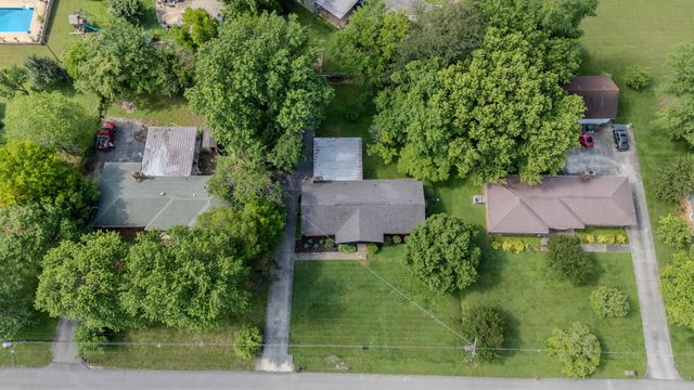 112 Bel Aire Dr, Winchester, TN 37398