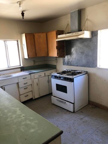1590 E Dinuba Avenue, Reedley, CA 93654