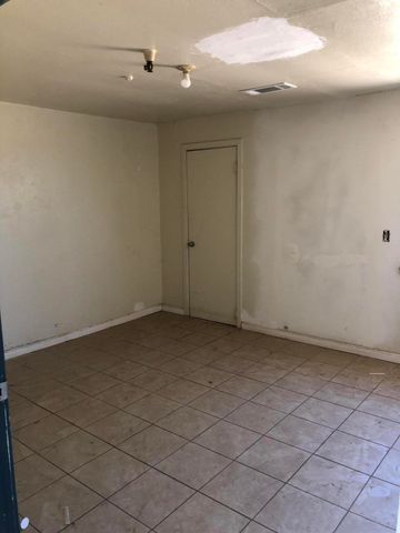 1590 E Dinuba Avenue, Reedley, CA 93654