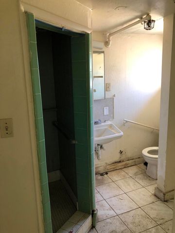 1590 E Dinuba Avenue, Reedley, CA 93654
