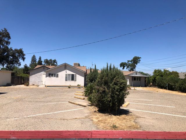 1590 E Dinuba Avenue, Reedley, CA 93654