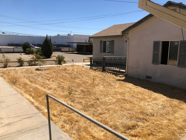 1590 E Dinuba Avenue, Reedley, CA 93654