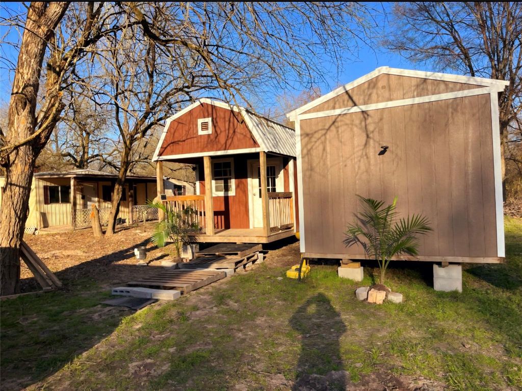 44 Caney Creek Drive, Huntsville, TX 77320